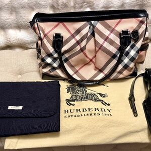 Burberry Tote /elevated (Baby Bag)